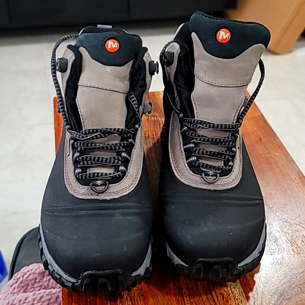 Merrell Womens continuum polartec vibram shoes